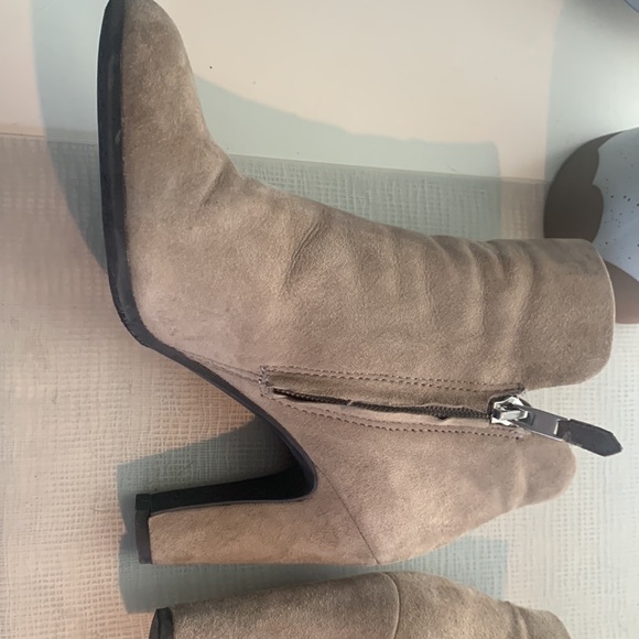 Sam Edelman nude suede bootie in size 4 - Picture 5 of 6